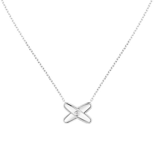 Close-up of Chaumet Jeux de Liens white gold and diamond pendant image number 0
