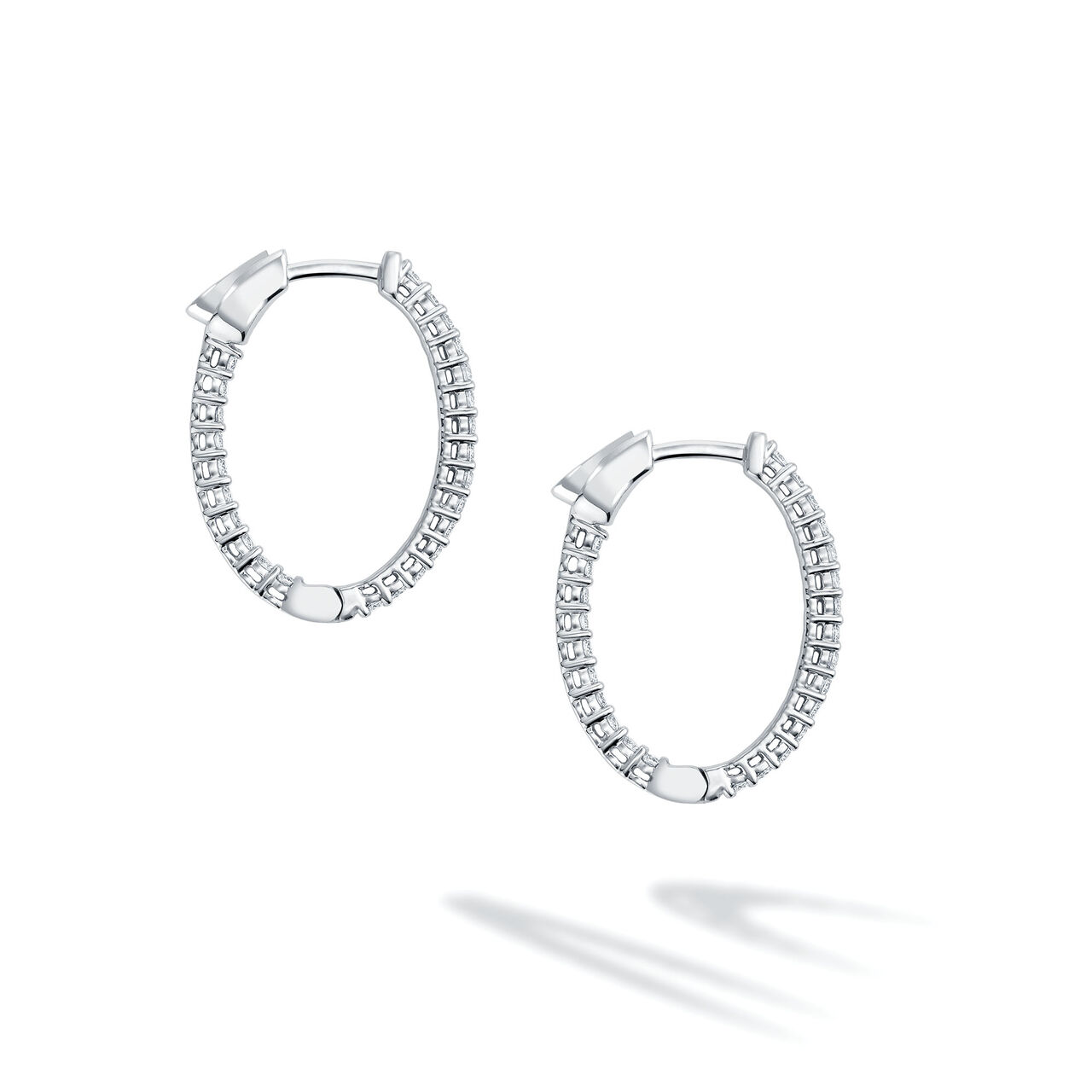 Boucles d'oreilles en or blanc et diamants 0.75 ct image number 1
