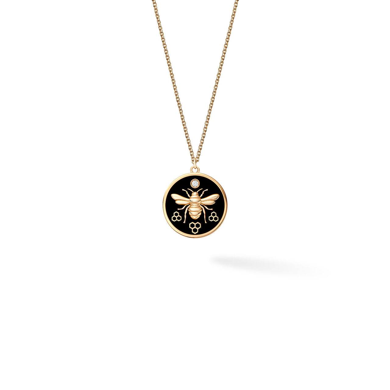 Bijoux Birks Bee Chic Large Black Enamel And Diamond Round Medallion In Yellow Gold image number 0