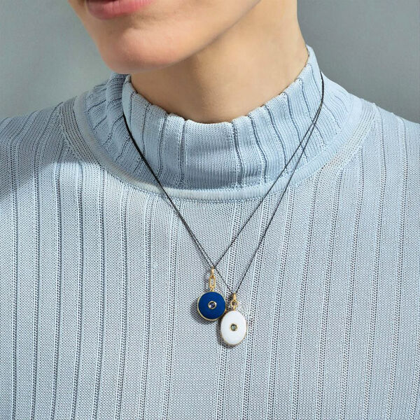 Médaillon Round Locket X Color en vermeil d'or jaune avec émail et saphir bleu