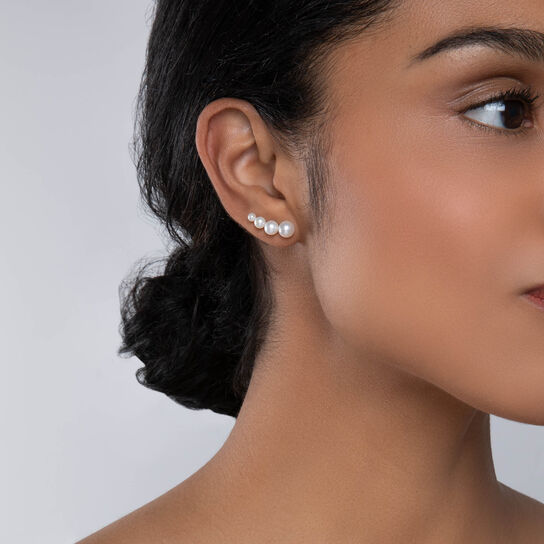 Birks Pearls Freshwater Pearl Bar Earrings on model image number 1