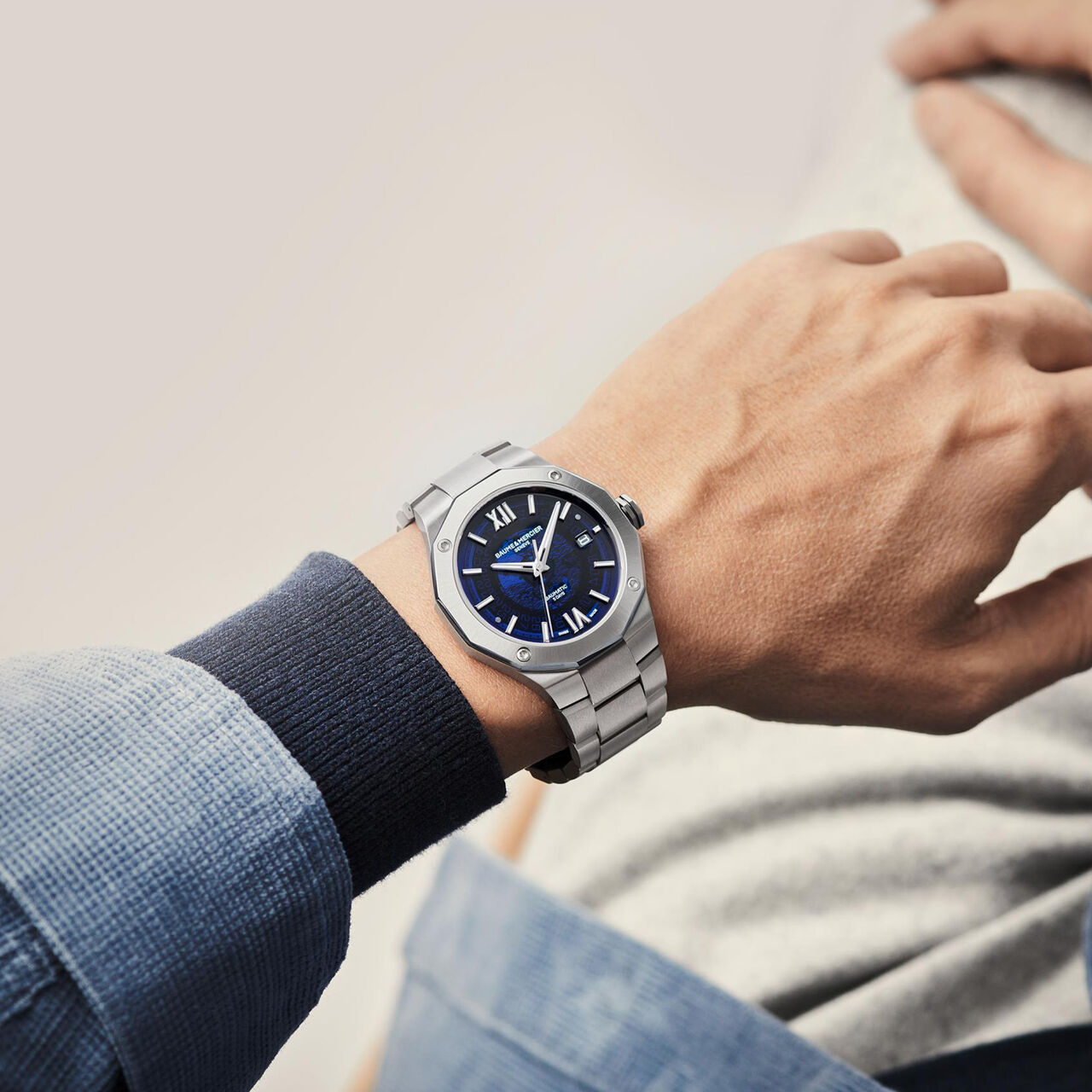 Riviera 42 mm Baumatic automatique en acier inoxydable image number 4