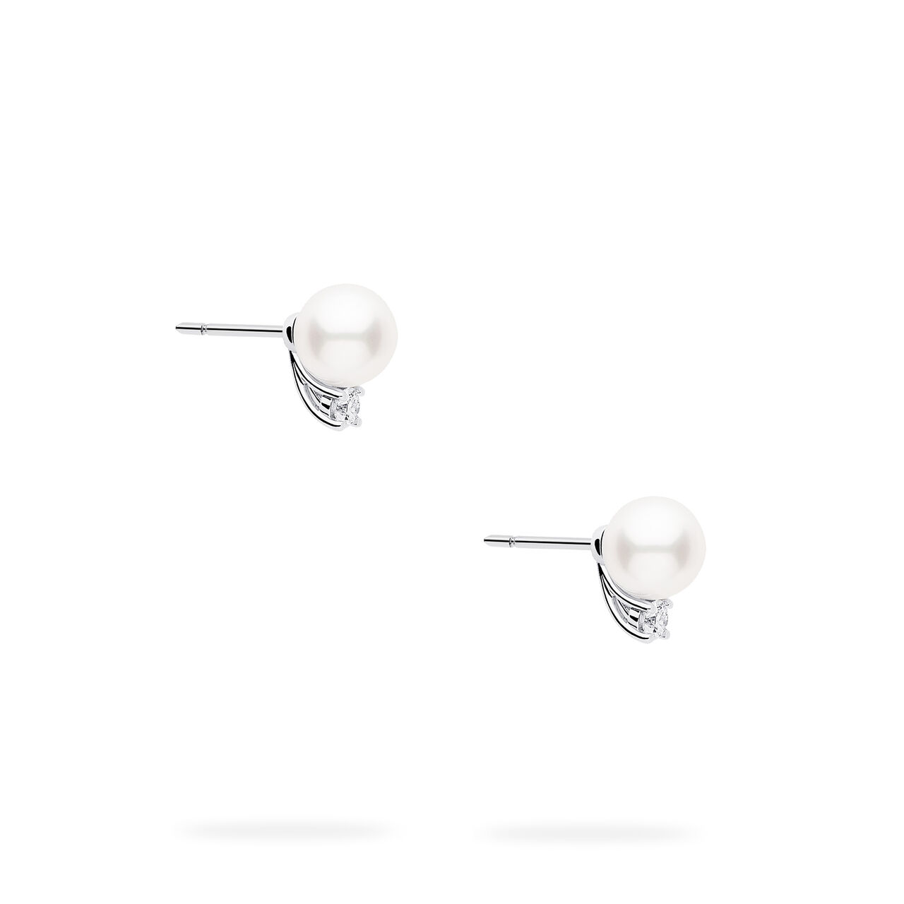 Birks Pearls 7-7.5 mm AA Akoya Pearl Earrings in White Gold image number 3