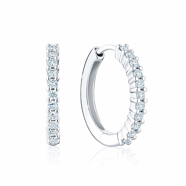 Boucles d’oreilles anneaux de diamants