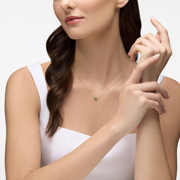 Yellow Gold Emerald Pendant Necklace