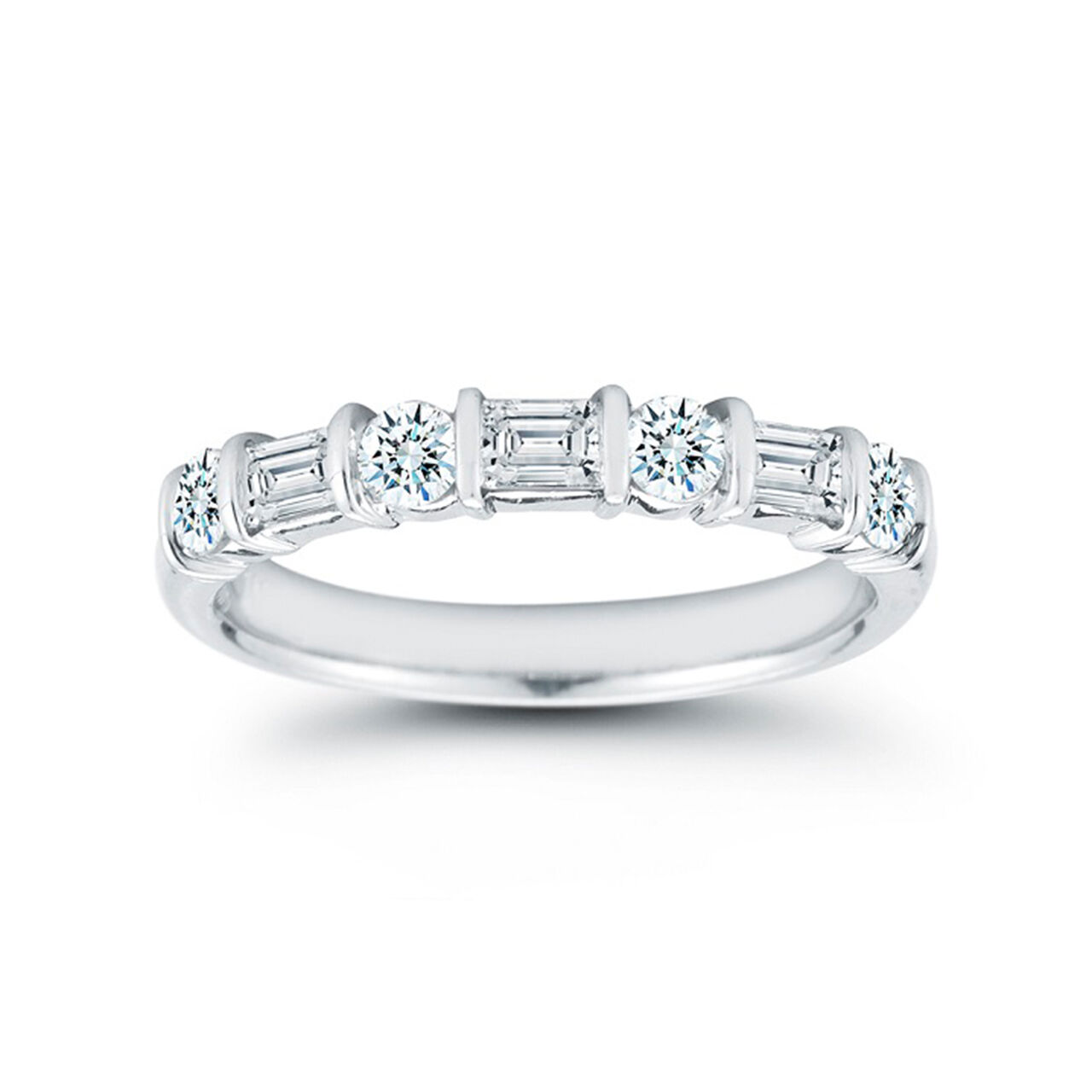 Bijoux Birks Platinum And 0.77Ct Diamond Wedding Band With Tapered Baguettes image number 0