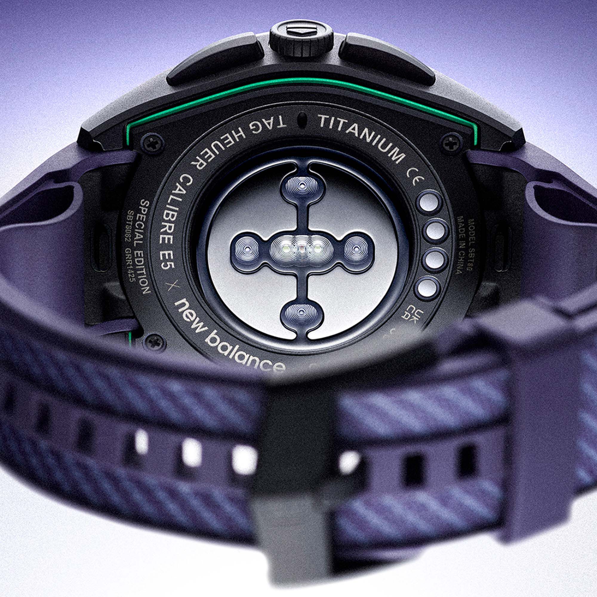 Connected New Balance Edition Calibre E5 40 mm Titanium