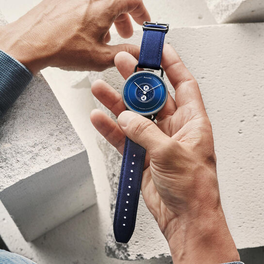 Baume 41 mm phase de lune quartz en acier inoxydable avec PVD noir image number 3
