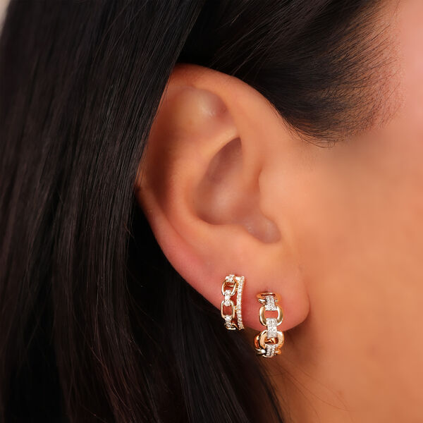 Boucles d'oreilles mini anneaux Link en or jaune avec pav&eacute; de diamants