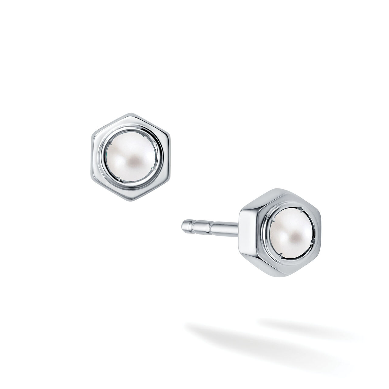 Bijoux Birks Bee Chic Pearl And Silver Stud Earrings image number 0