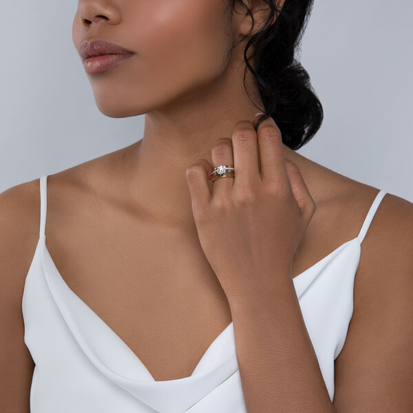 Bague de fiançailles superposable unique