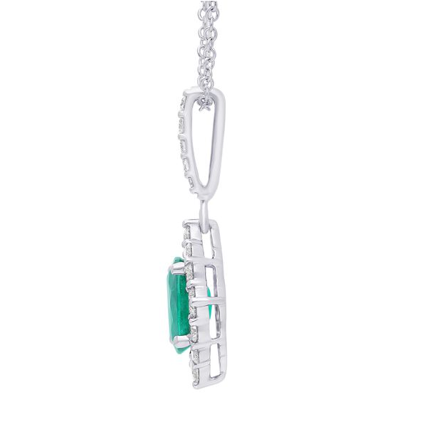 Pendentif avec émeraude ovale et halo de diamants