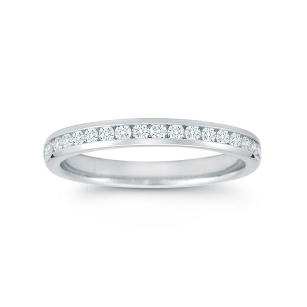 Alliance de 2.5 mm sertie d’un canal de 0.33 ct de diamants