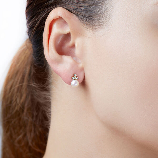 Boucles d'oreilles Trend en or jaune avec perles et diamants