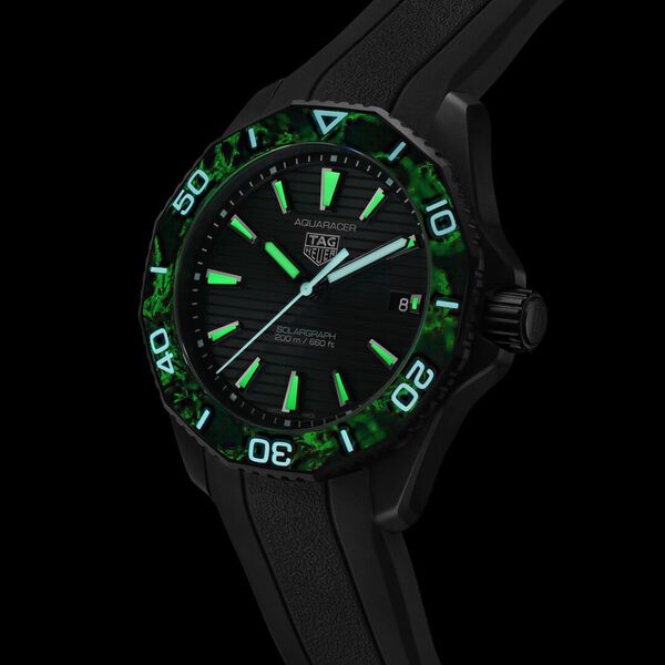Aquaracer Professional 200 40 mm Solargraph quartz en acier inoxydable DLC noir