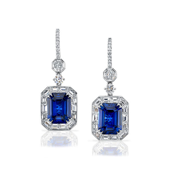 Boucles d'oreilles pendantes avec saphir coupe émeraude et diamants