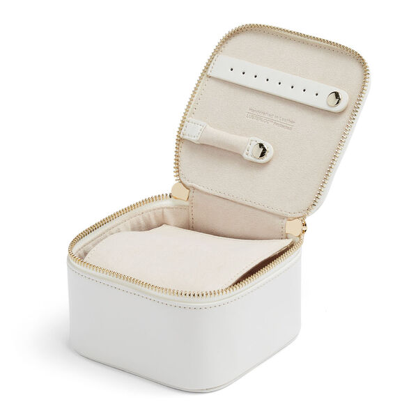Maria White Jewellery Jewellery Cube