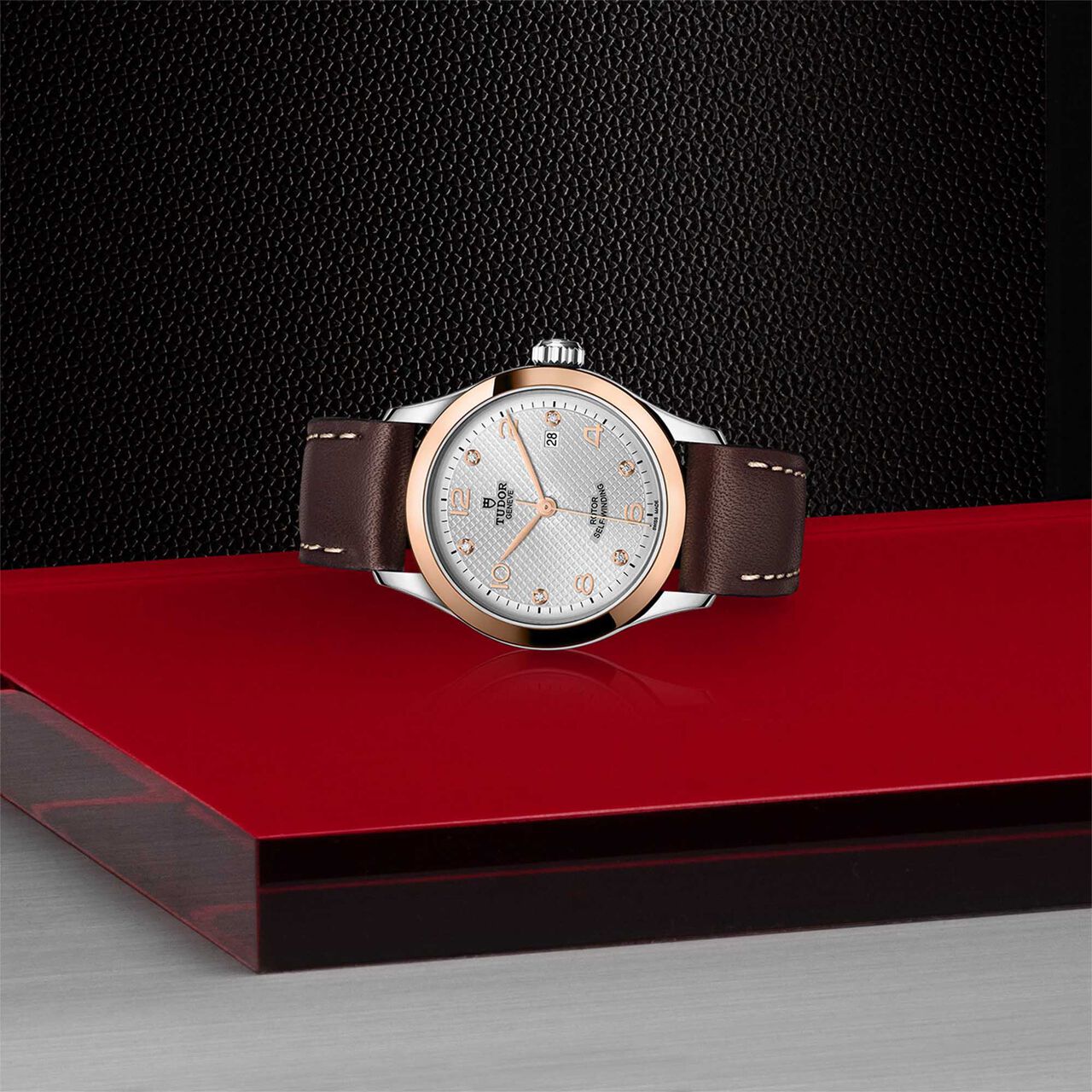  Rose Gold Bezel image number 3