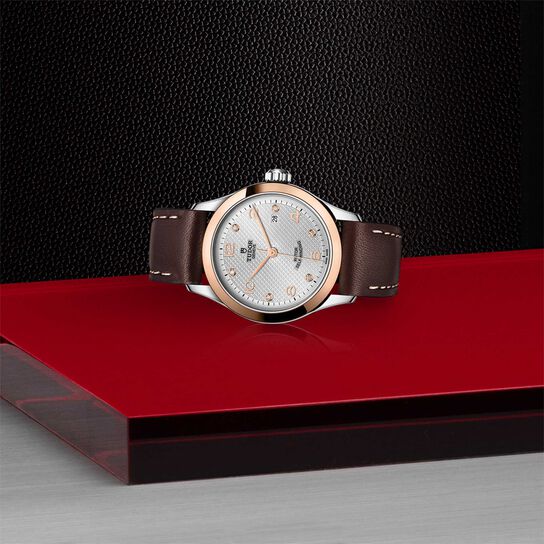  Rose Gold Bezel image number 3