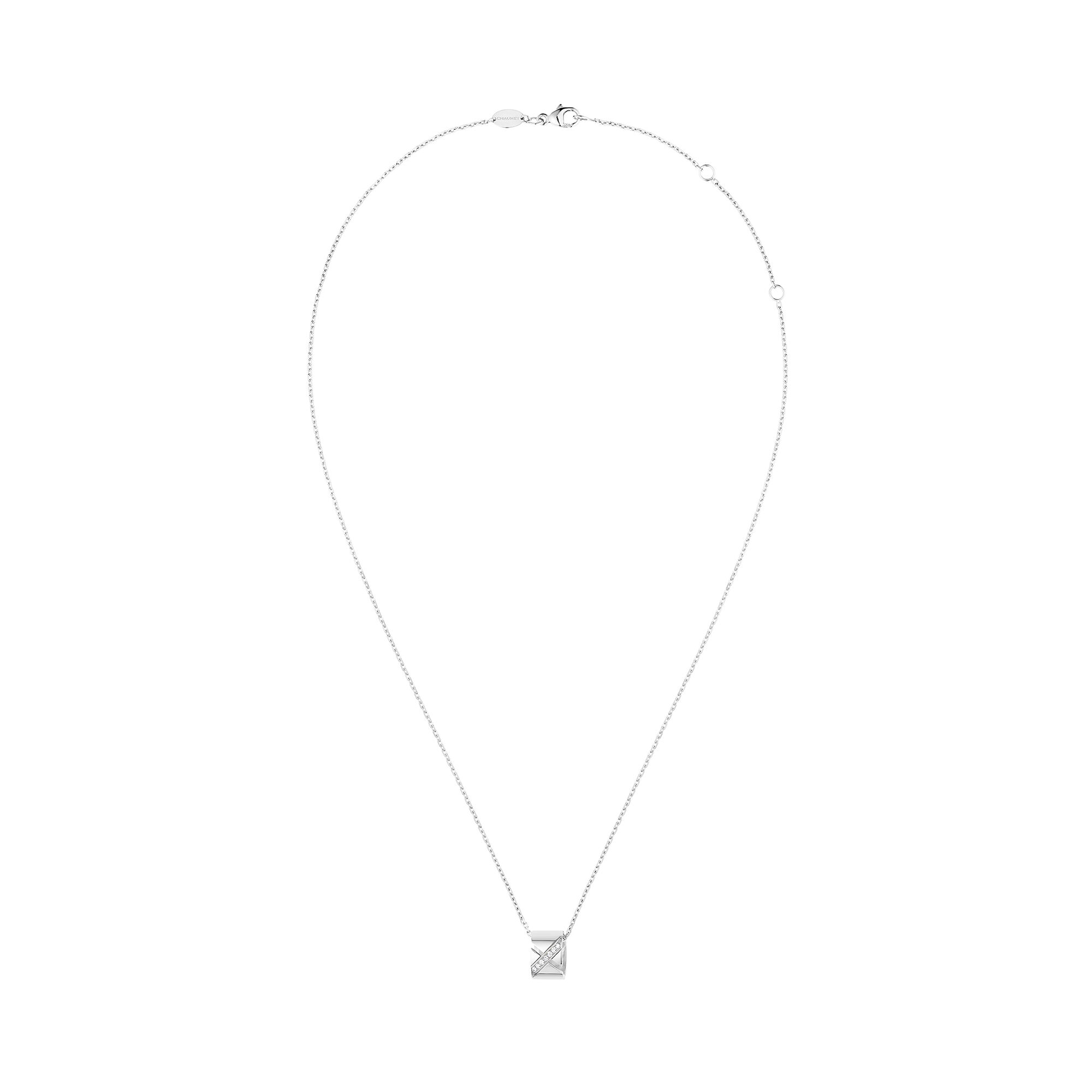 Liens Évidence White Gold and Diamond Pavé Pendant