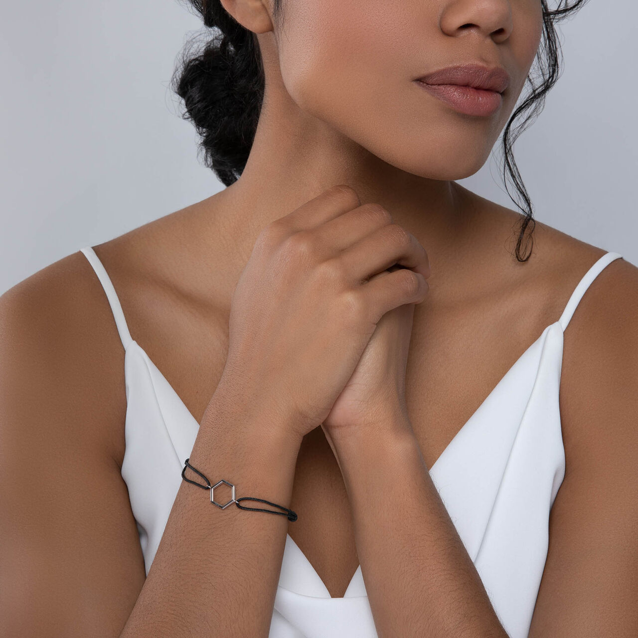 Bijoux Birks Bee Chic Bee Chic For A Cause Charity Bracelet on model image number 1