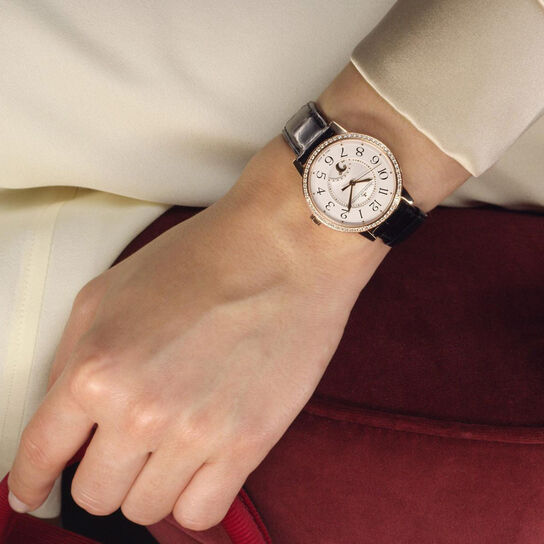 Jaeger-LeCoultre Rendez-Vous Classic Night & Day Automatic 34 mm Rose Gold and Diamond On Model image number 3