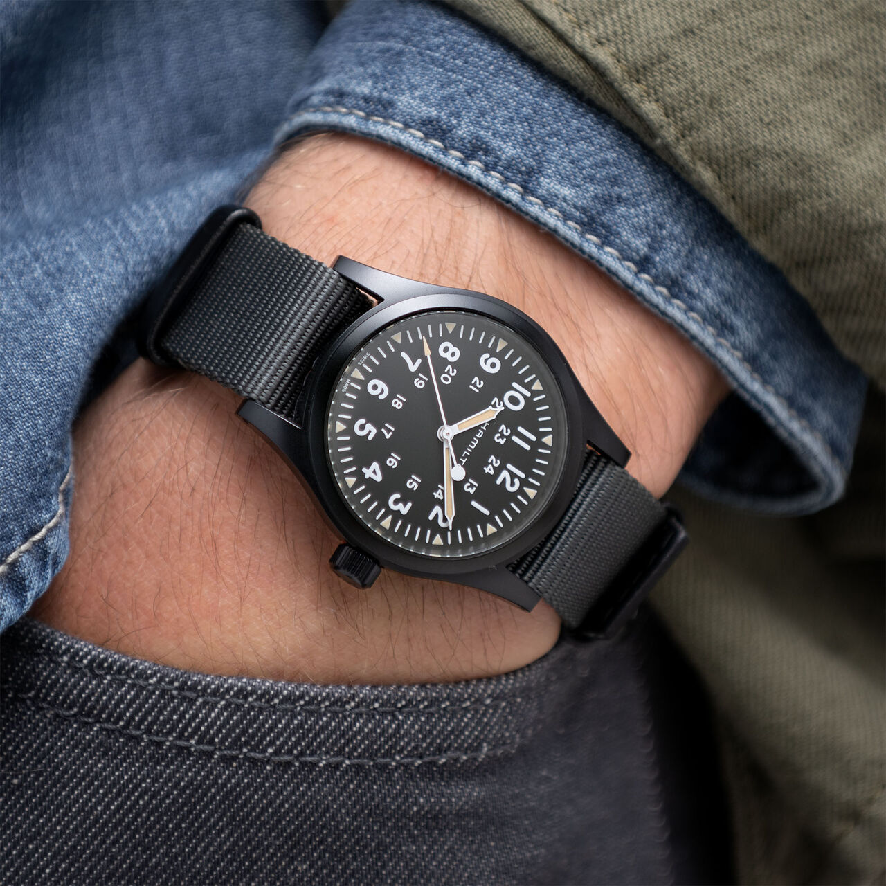 Hamilton Khaki Field Manual 38 mm PVD Stainless Steel image number 1