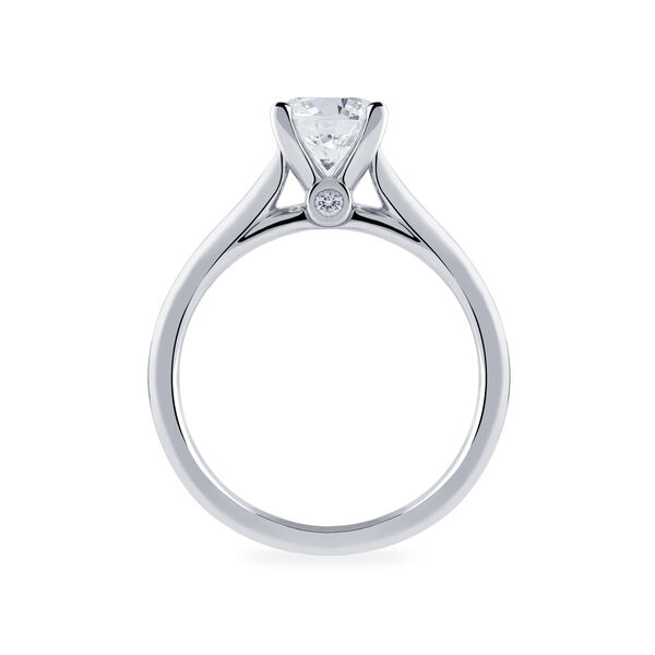 Bague de fiançailles à diamant solitaire rond