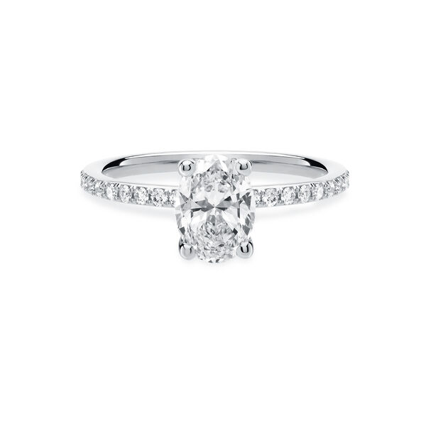 Bague de fiançailles à diamants taille ovale avec bracelet en or blanc et pavé