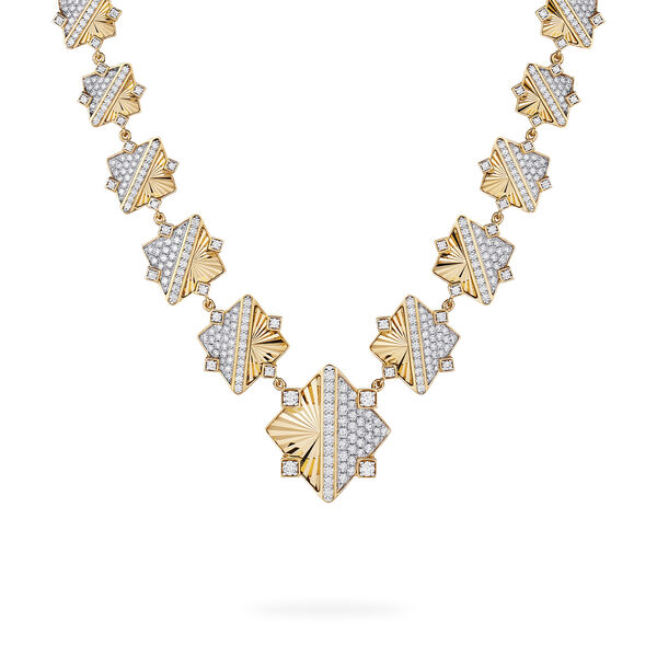 Exceptionnel collier en or jaune guilloché et diamants