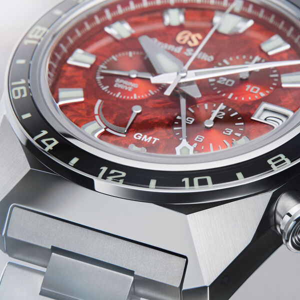 Sport 'Shinshu sunrise' 44 mm spring drive chronogarphe GMT en titane - édition limitée