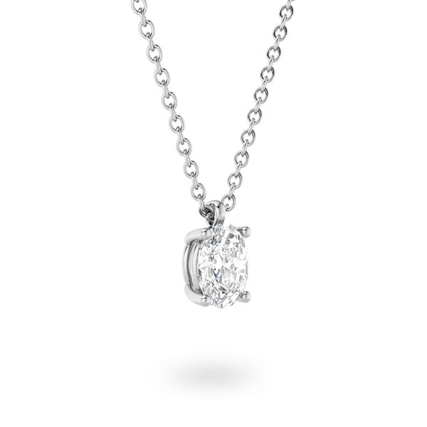 Pendentif avec diamant solitaire taille ovale