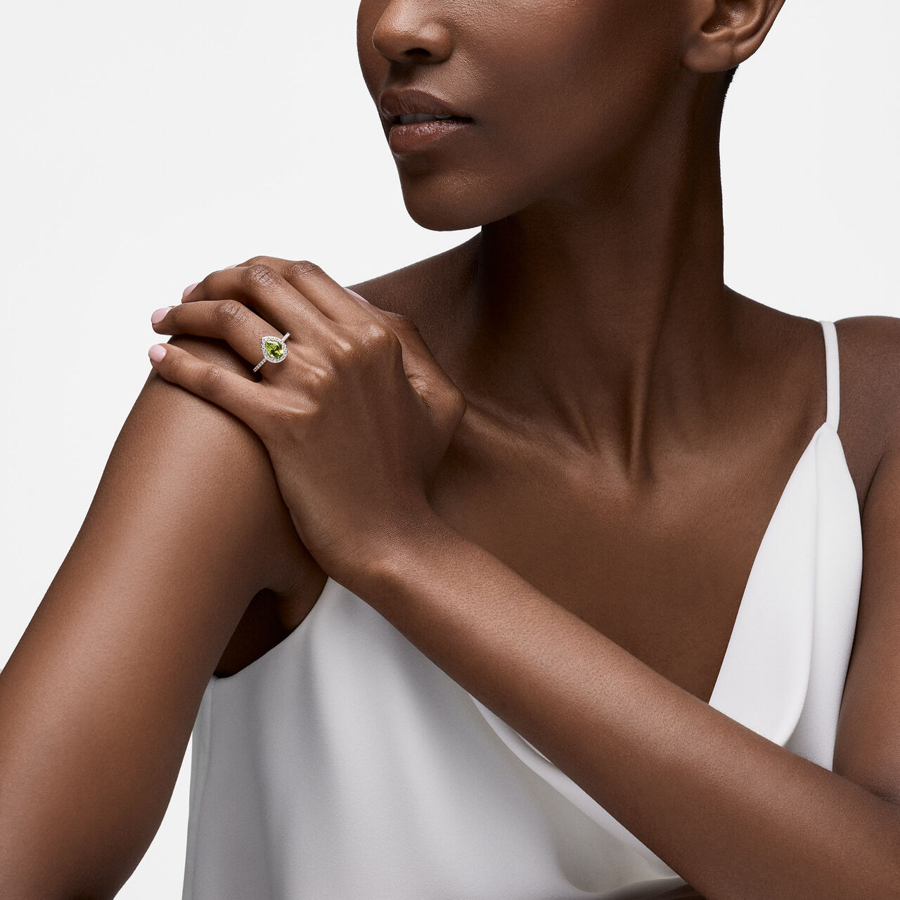 Birks Ros&eacute;e du Matin Pear-Cut Peridot Ring with Halo and Pav&eacute; Band image number 1