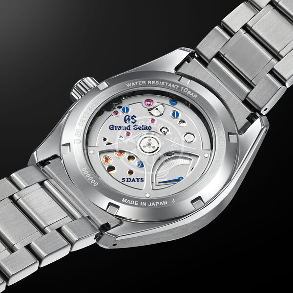 Evolution 9 White Birch Spring Drive 40 mm Titanium