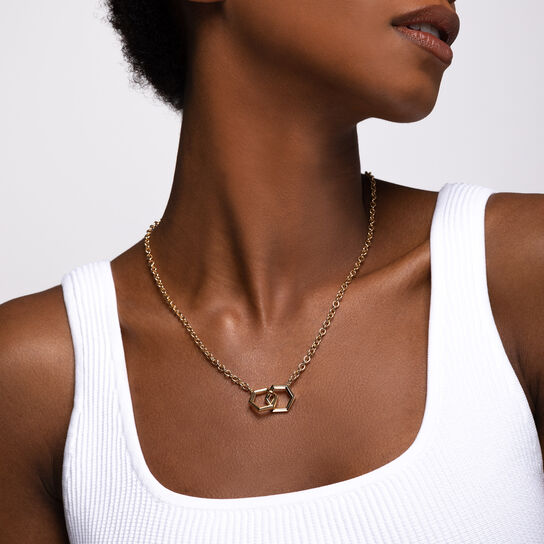 Bijoux Birks Bee Chic Bold Yellow Gold Hexagons Interlocking Pendant on model image number 1