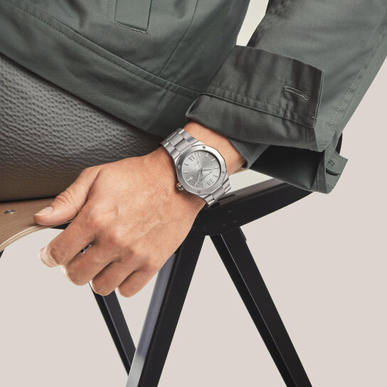 Riviera 42 mm automatique en acier inoxydable image number 4