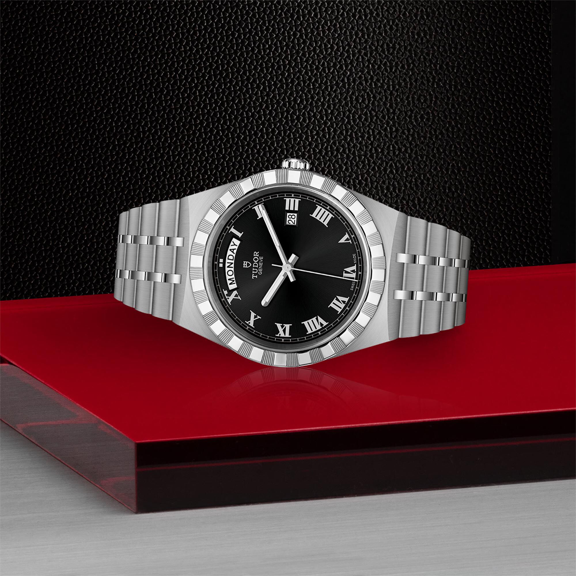 Tudor royal day date 41 top