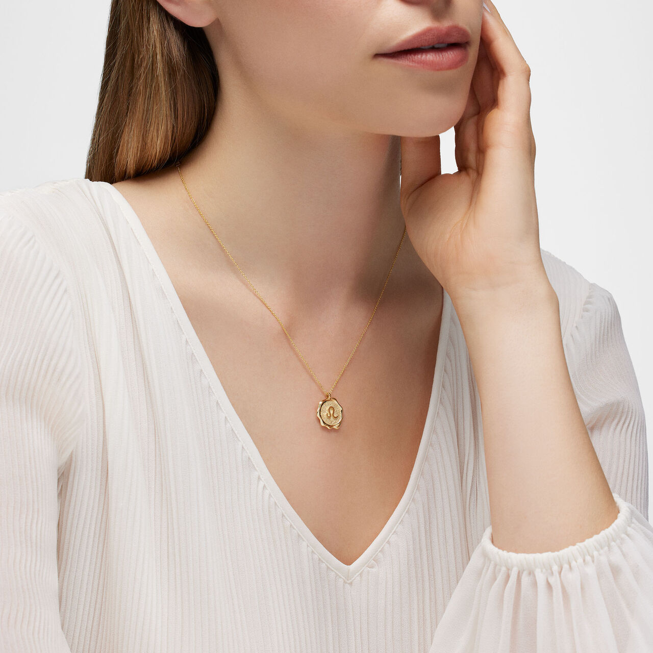 Birks Essentials Zodiac Leo Pendant in Yellow Gold 450017979675 on Model image number 2