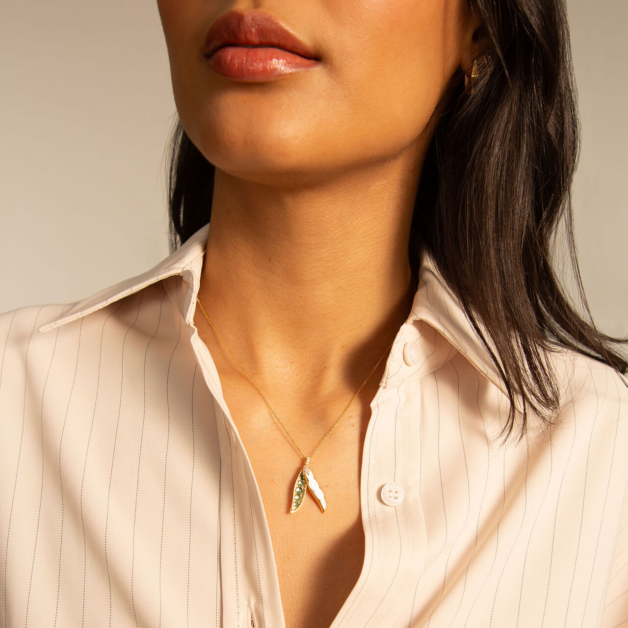 Monica Rich Kosann/OCT 2024/Monica Rich Kosann CH-41712 Fables & Fairy Tales Yellow Gold, Green Tourmaline and Diamond Magic Bean Pendant model image number 1