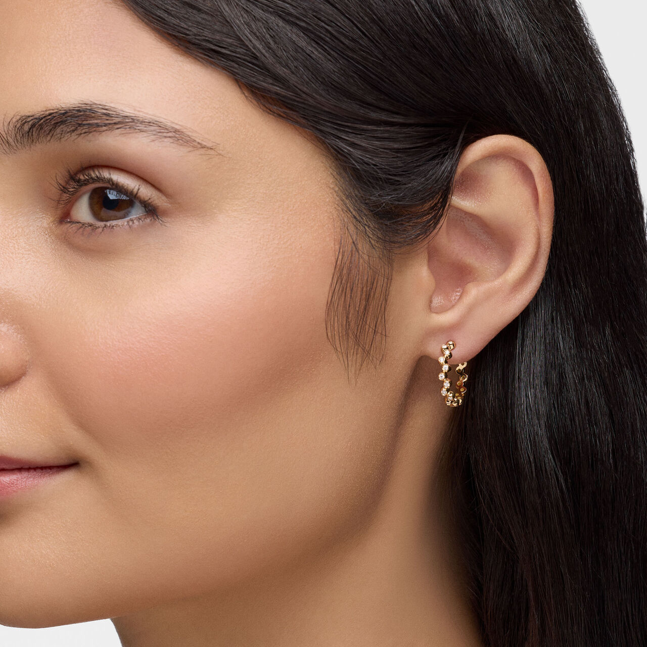 Birks Iconic Yellow Gold and Diamond Splash 18 mm Hoop Earrings image number 1