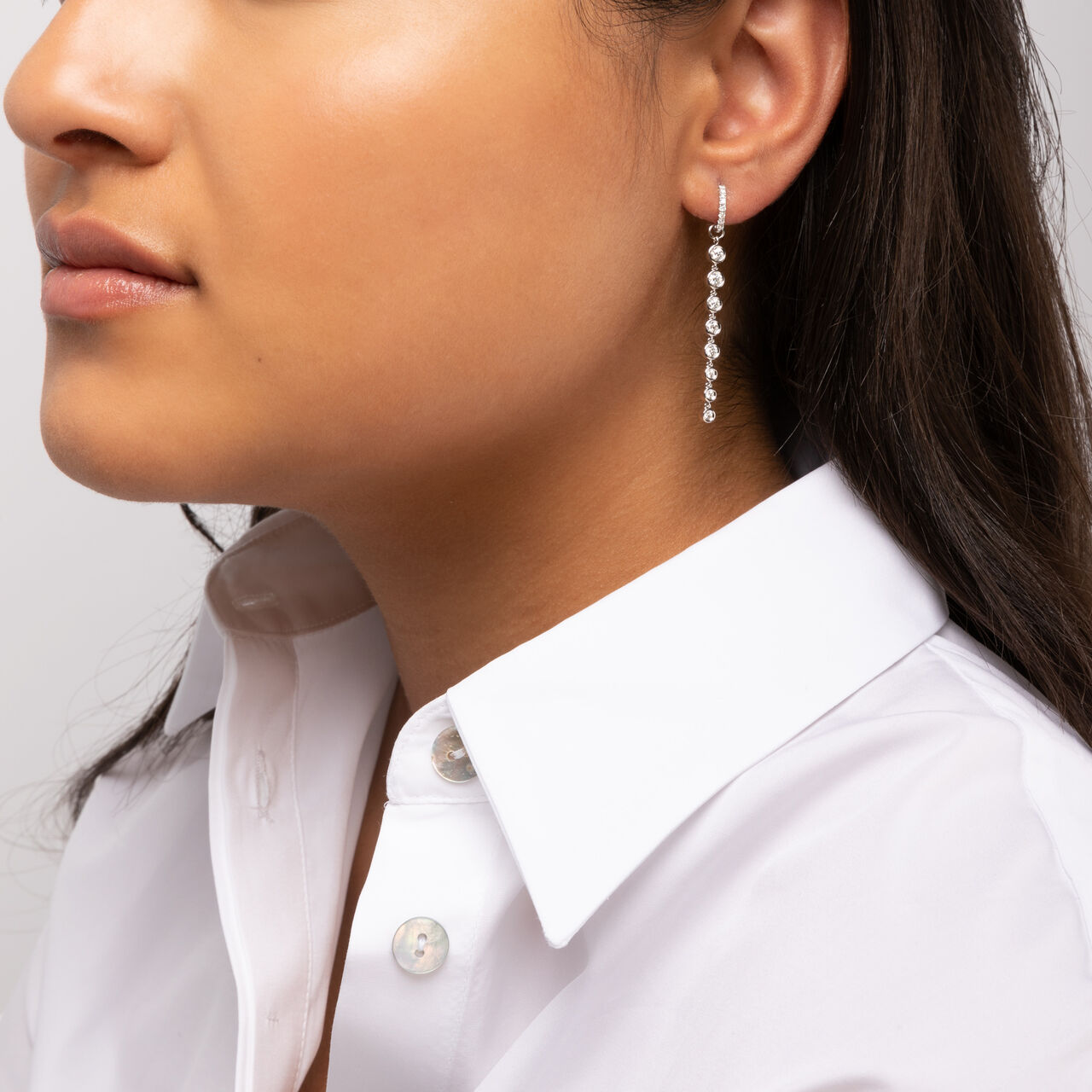 bijoux birks splash diamond hoop drop earrings on model image number 1