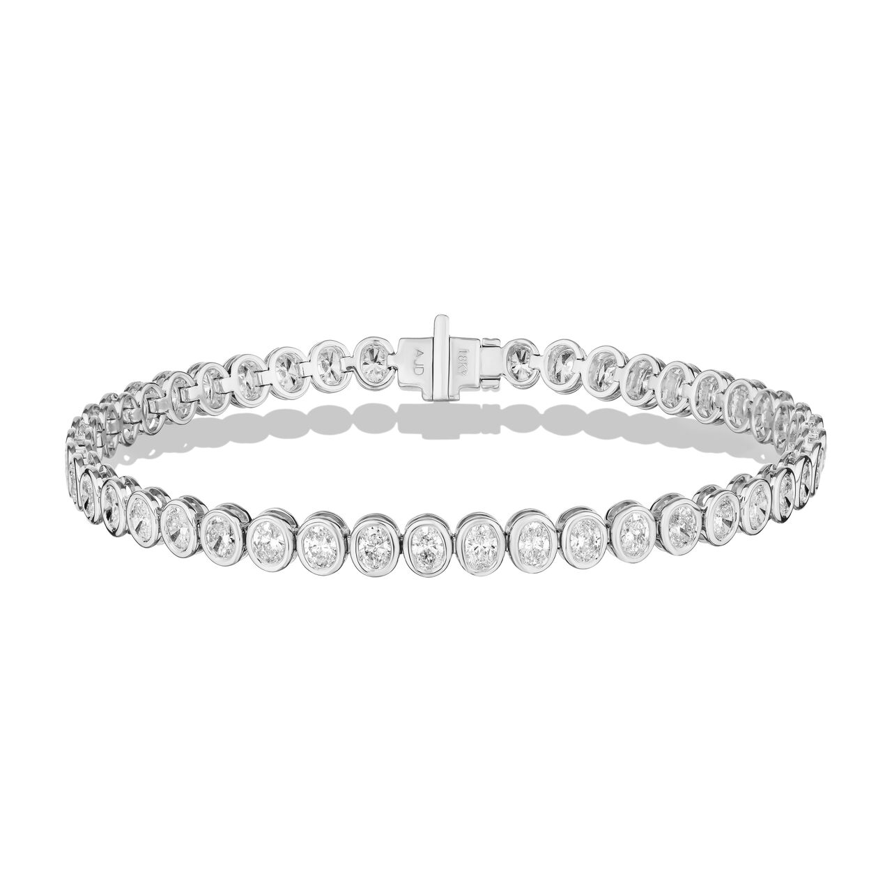 Bracelet en ligne de diamant en coupe ovale en or blanc image number 0