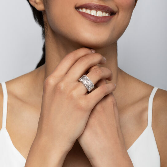 Birks RosÃ©e du Matin Large Diamond White Gold Ring on model image number 3