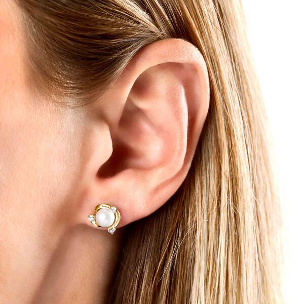 Trend Yellow Gold Pearl and Diamond Stud Earrings