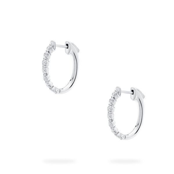 Boucles d'oreilles anneaux en or blanc et diamants