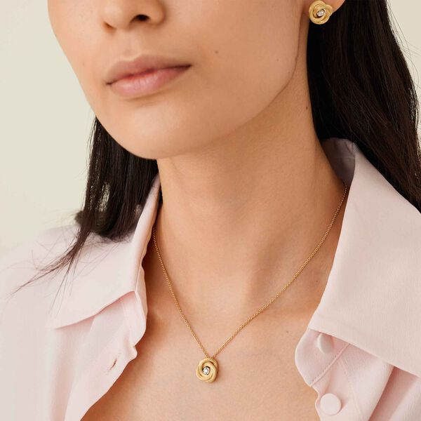 Jaipur Yellow Gold and Diamond Flower Pendant