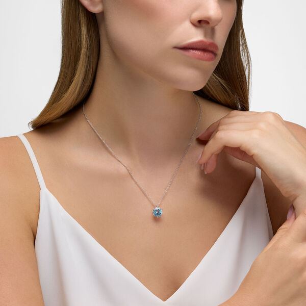 Pendentif en argent avec topaze bleue