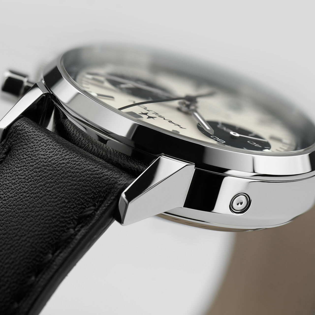 Hamilton Intra-Matic 40 mm chronograpphe automatique en acier inoxydable image number 4