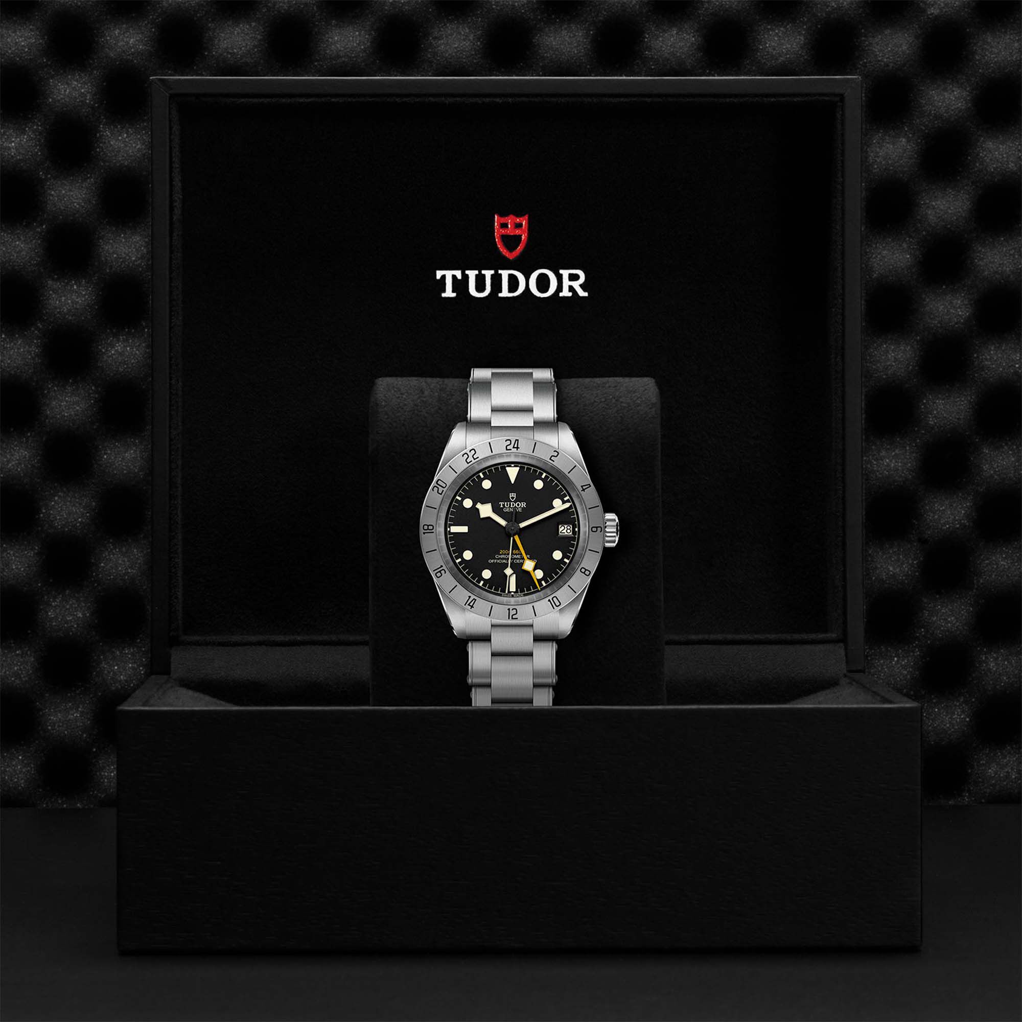 Tudor top black b