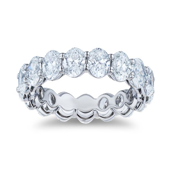 Alliance &eacute;ternit&eacute; en platine sertie de diamant ovale, 5.27ct